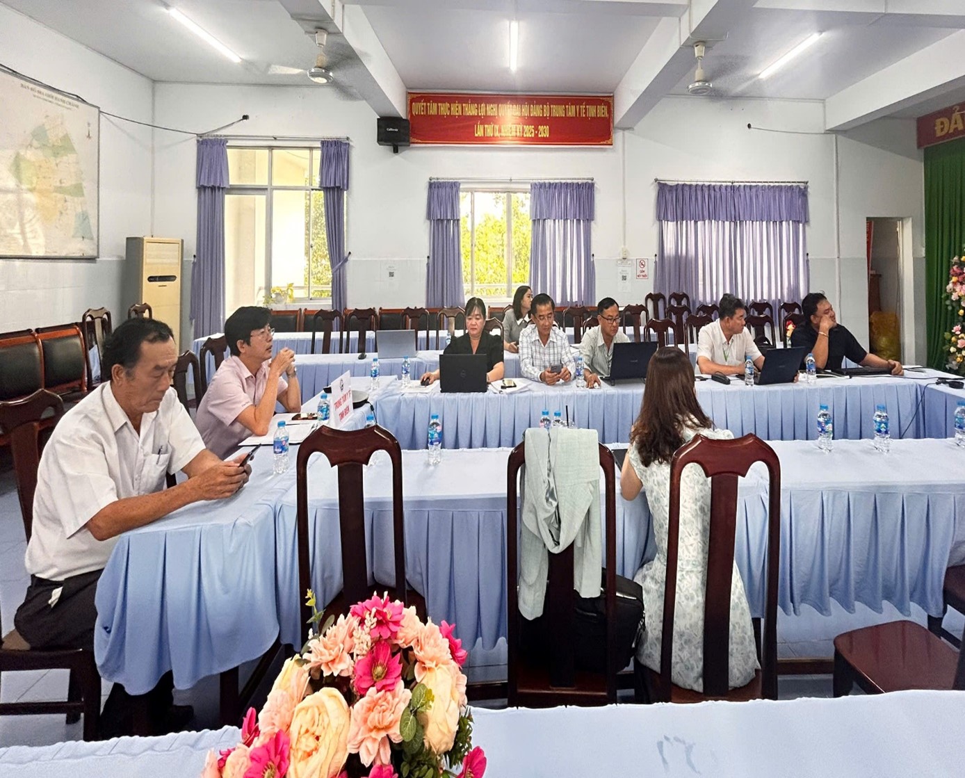 hợp trực tuyến 1